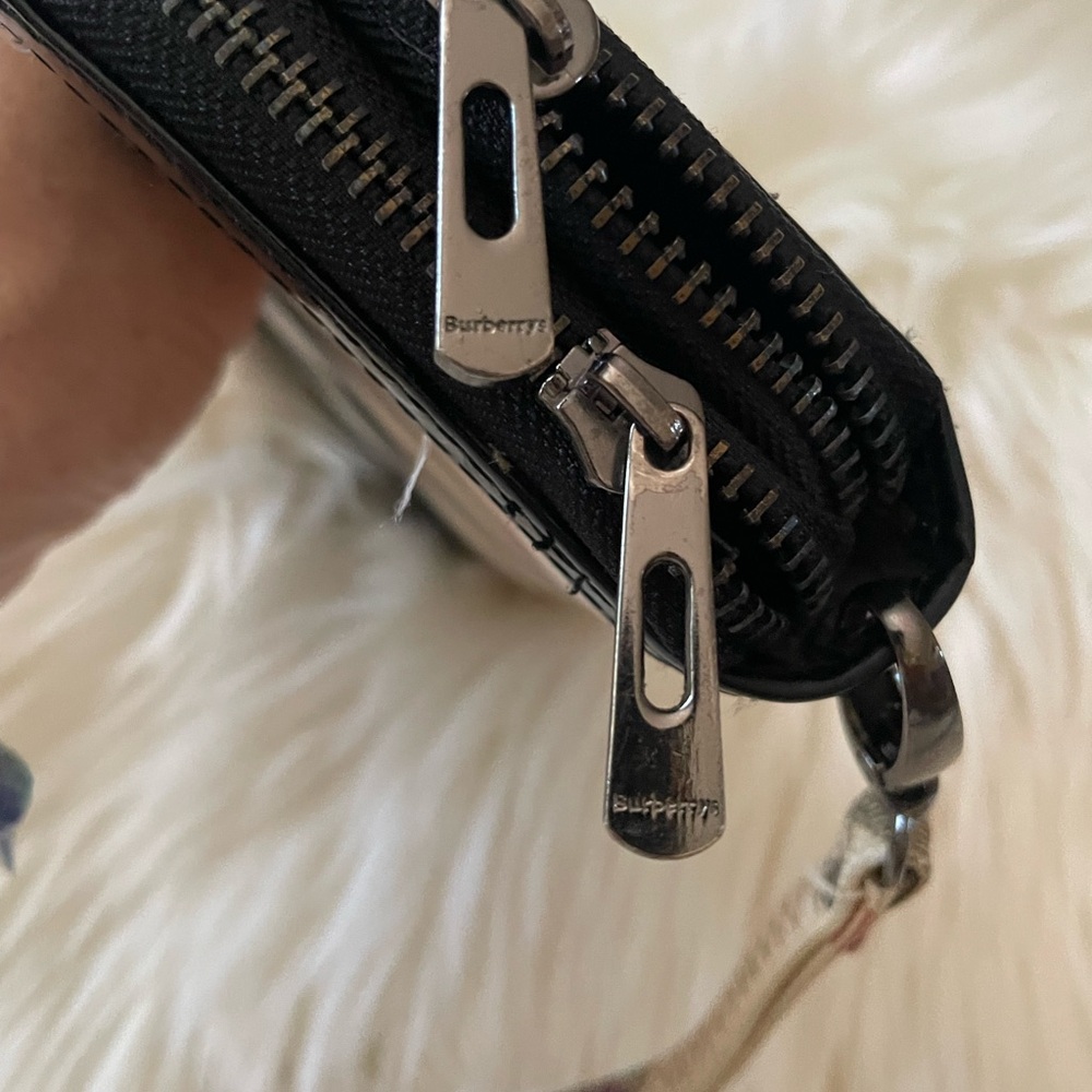 Burberry Beige and Black Check Wallet - Picture 14 of 14